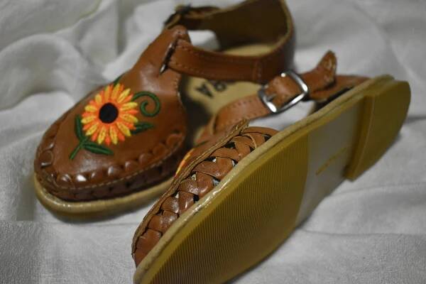 Girl Huaraches