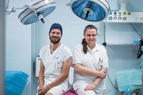 Porazili paradentózu! Lékaři v Brně "donutili" nemocnou tkáň, aby začala zuby léčit
