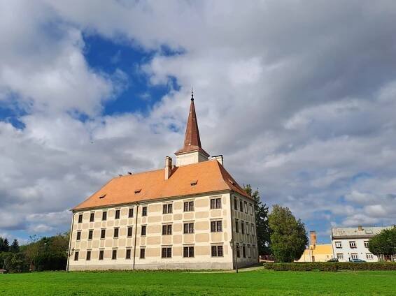 Za burčákem pěšky i na kole 2024 – foto – Klub českých turistů Polná