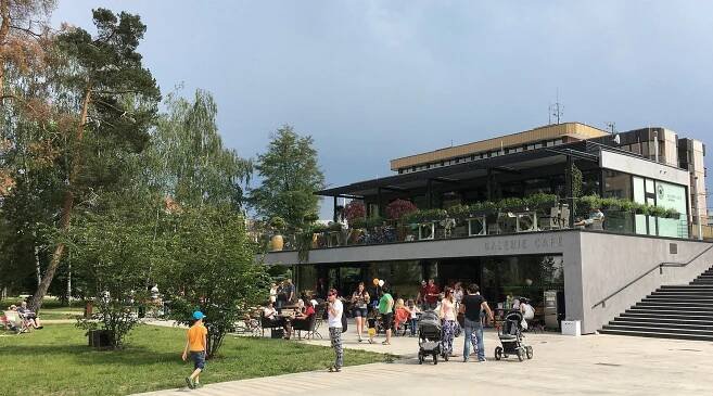 Tyršovy sady a krásná kavárna Galerie café