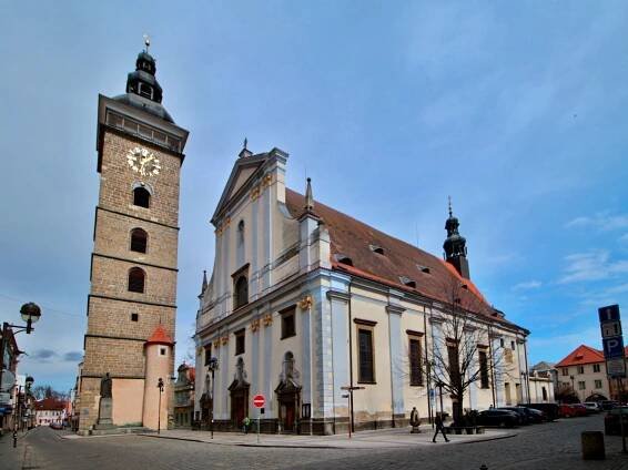 Soubor:České Budějovice katedrála sv. Mikuláše 2.jpg – Wikipedie