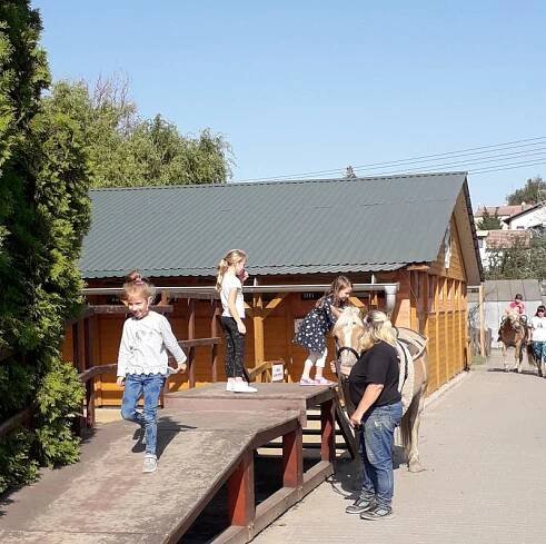 Výlet na Dětský ranč Hlučín | Základní škola a Mateřská škola Raduň, příspěvková organizace