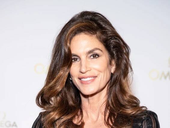 Cindy Crawford turns heads in jaw-dropping bikini-clad pictures — and they're so edgy