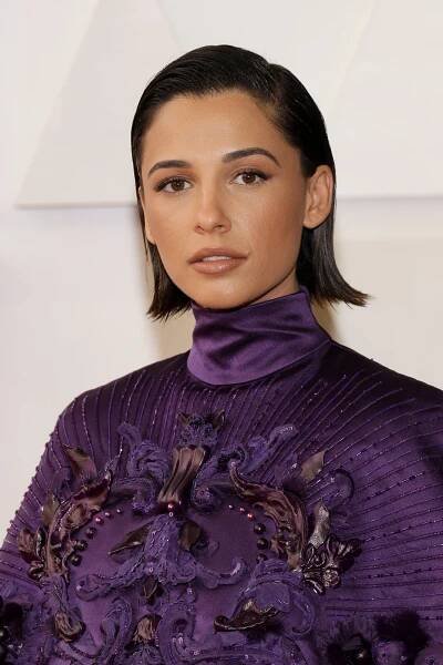 Naomi Scott's Wet Hair Look