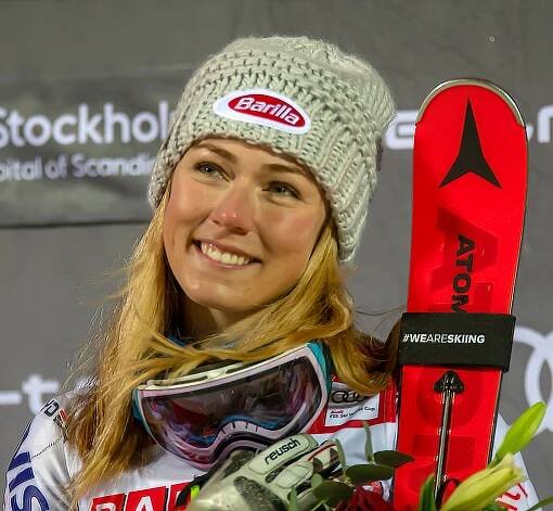 Soubor:FIS Alpine Skiing World Cup in Stockholm 2019 Mikaela Shiffrin 3.jpg – Wikipedie
