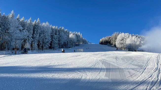 Skipark Filipovice nabízí širokou škálu služeb pro rodiny s dětmi i sportovní lyžaře a snowboardisty