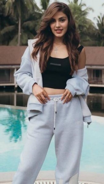 Roadies fame Rhea Chakraborty’s chic and trendy looks