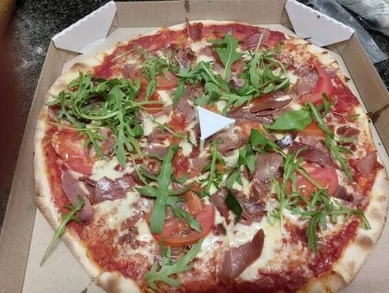 Pizza restaurace Sportovní chata - Restaurace Smržovka | Arabská, Česká, Italská & Turecká kuchyně blízko mě | Zamluvit