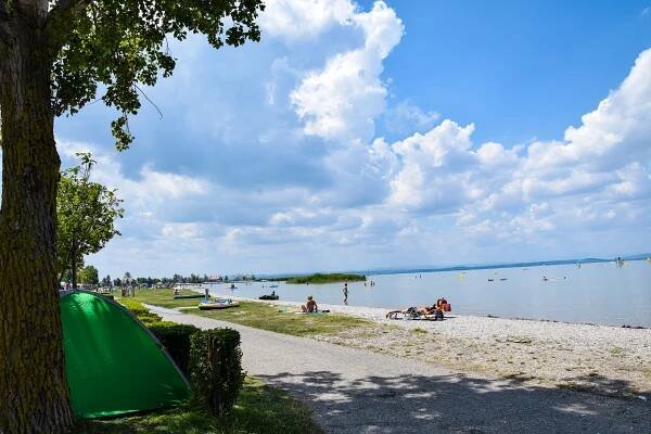 Strandcamping Podersdorf am See | Kempy v Burgenlandu | Rezervujte levně mobilní domy