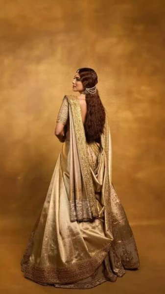 Malavika Mohanan Effortlessly Masters Festival Fashion Looks