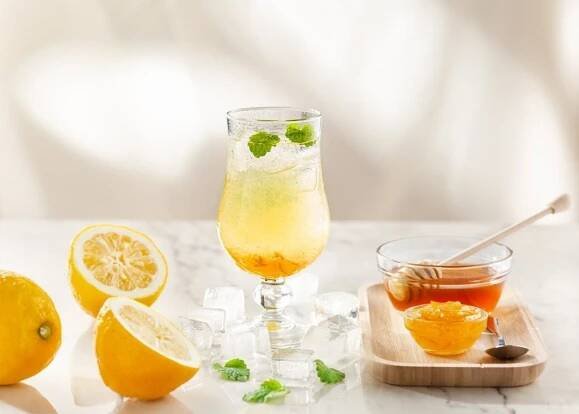 Znáte osvěžující YUZU Tea? Vyzkoušeli jsme jej za vás a doporučujeme „všemi deseti“