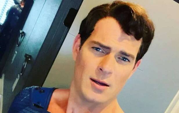 Abramenko y su enorme parecido a Cavill