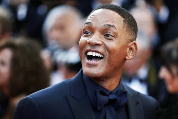 Video: Will Smith na udílení Oscarů vlepil facku Chrisi Rockovi, který pronesl vtip o vlasech jeho ženy