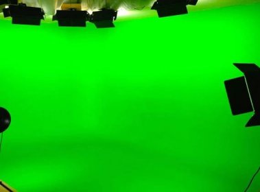 Chromakey: How to use a green screen