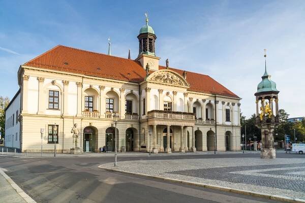Soubor:MD-Altstadt Alter Markt 6 Rathaus-01.jpg – Wikipedie