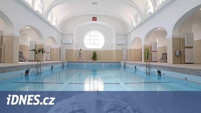V Ústí se po téměř roční opravě znovu otevřely historické Městské lázně - iDNES.cz