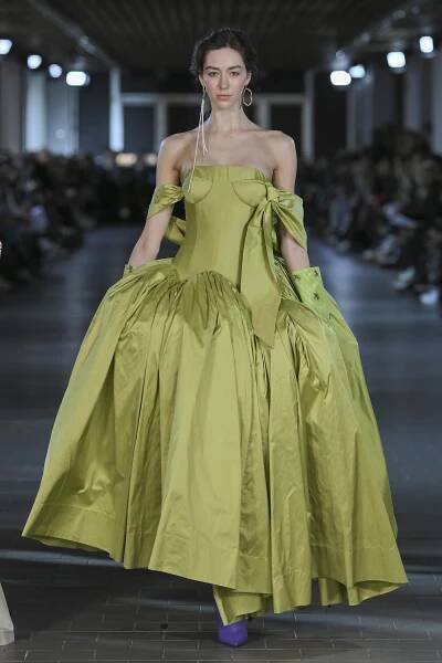 MBPFW otevřely talenty ateliéru módní tvorby UMPRUM. Bylo to pestré, taneční a nabité energii! - Prague Fashion Week | Top