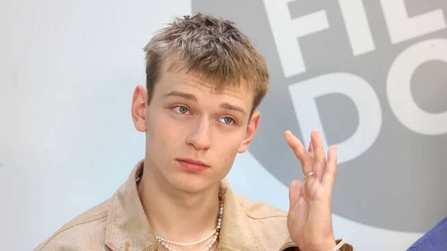 Bouře na spadnutí! Nevím, jestli už to táta ví, třese se dcera Prachaře