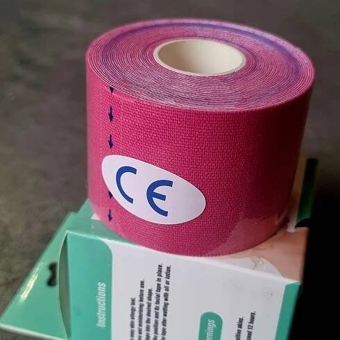 Kineziologická páska pro lifting tejpování obličeje, náplasti Tejpy 5 cm Růžová Značka Deni Carte