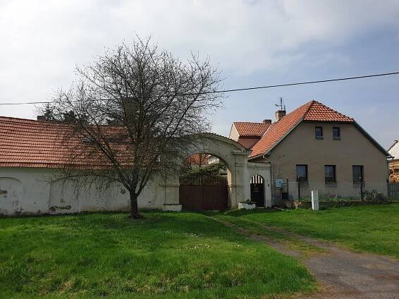Prodej zemědělské usedlosti na pozemeku 3140 m² Podbořany - Mory | Reality.iDNES.cz 