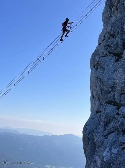 Rebríkom do neba na ferrate Donnerkogel | MTHIKER magazín