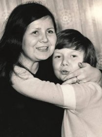 Tomáš Holý s maminkou