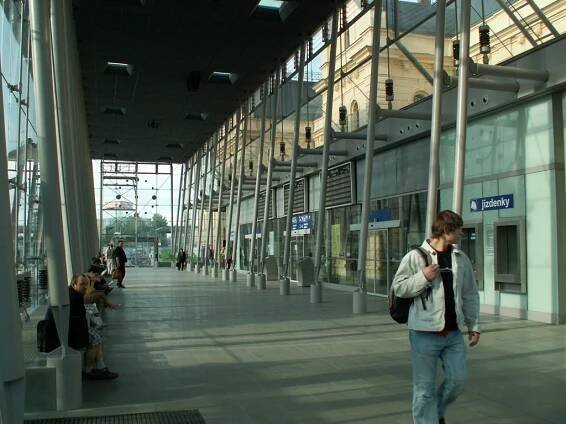 Nejmodernější nádraží v ČR, Ostrava-Svinov, začalo sloužit veřejnosti | Railpage.net