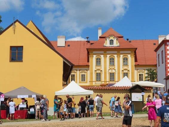 Borůvkobraní v Borovanech na Českobudějovicku si užívaly tisíce lidí