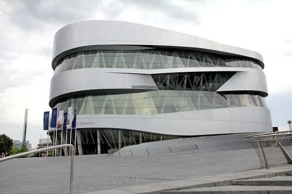 Stuttgart je rájem pro milovníky rychlých aut a moderní architektury - TTG Czech Republic