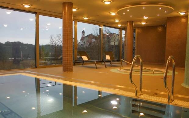 Orlické hory blízko ski areálů v Hotelu Rajská zahrada **** s wellness, koupelí, welcome drinkem a snídaní
