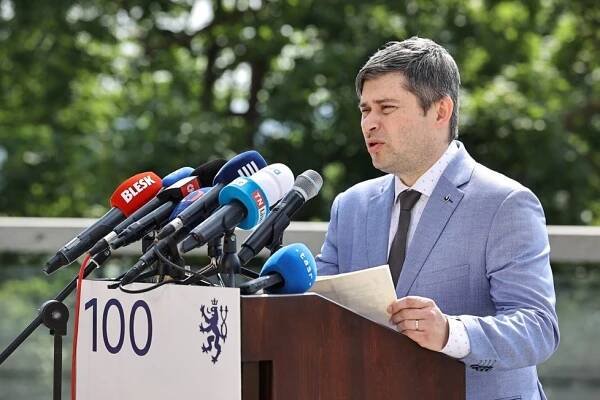 Další konec u Pavla: Vedle Vohralíkové to „balí“ i šéf poradců, ti budou mít na Hradě nového šéfa