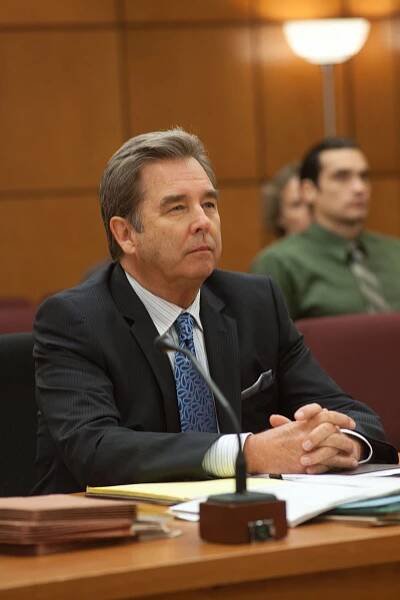Franklin a Bash - For Those About to Rock - Z filmu - Beau Bridges