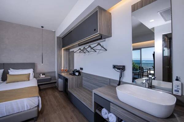 Creta Palm & 4*