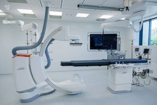 IKEM se rozrůstá. Nový objekt slouží kardiovaskulární a transplantační medicíně