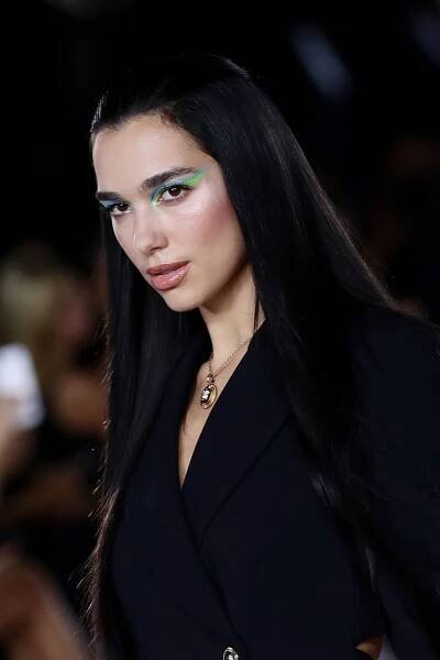 Dua Lipa Debuts A New Red Hairstyle For Autumn
