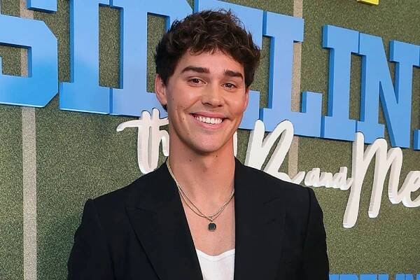 TikTok Star Noah Beck on Acting Debut in 'Sidelined: The QB and Me'