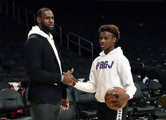 LeBron James se synem Bronnym