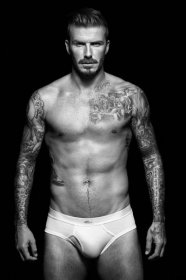 To je výbavička! David Beckham opět ukázal sexy tělo a svou chloubu | Fotogalerie | Bety.cz 