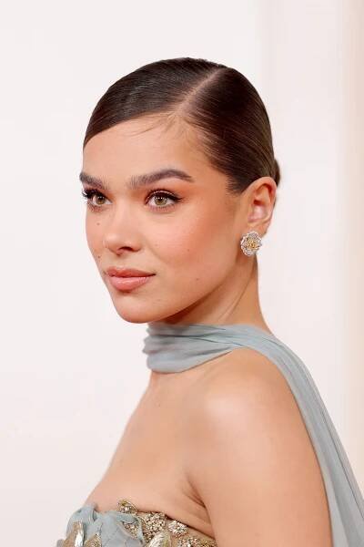 Hailee Steinfeld Is a Literal Fairy Princess at the 2024 Oscars