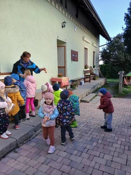 BABIČČIN DVOREČEK - MEDVÍDKOVÉ - Oficiální stránky MŠ Skuteč Osady Ležáků