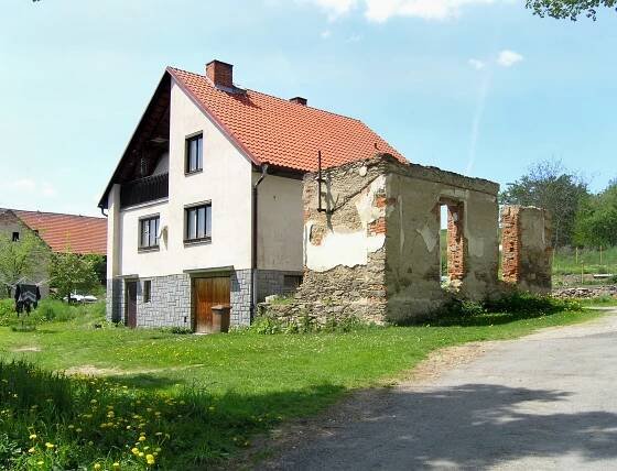 Soubor:Votice, Martinice, ruins.jpg