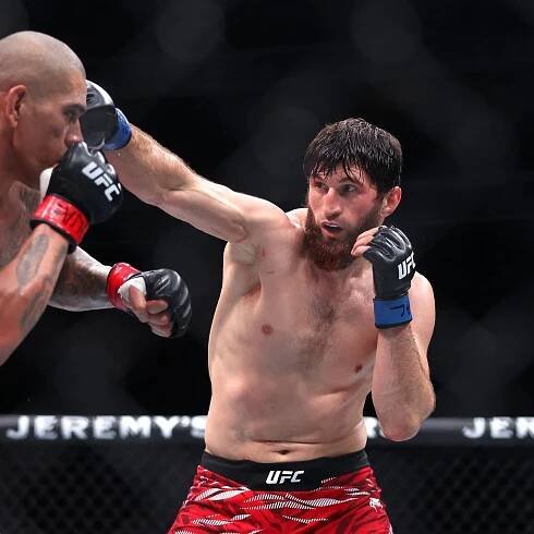 Magomed Ankalaev def. Alex Pereira via Unanimous Decision (49-46, 48-47, 48-47)