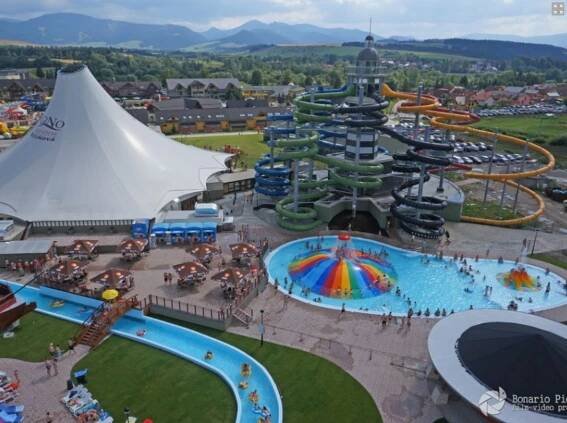 Hotel Summit, Gino Paradise