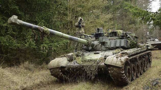 Nákup nových tanků pro ČR se zřejmě odkládá. Cesta k Leopardům zarůstá trním