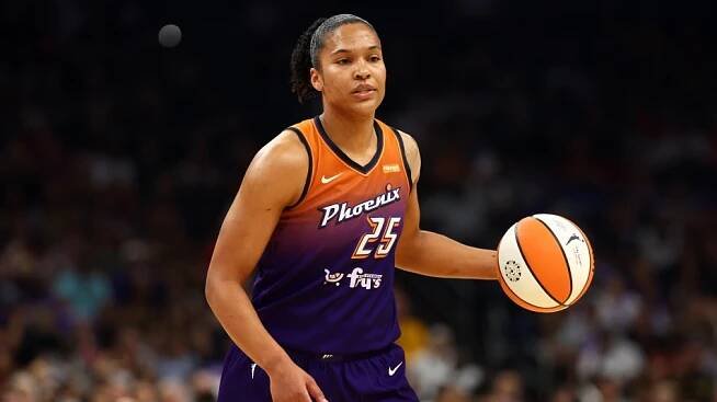 Bývalá hvězda USK Thomasová jako první předvedla triple double ve třech zápasech WNBA