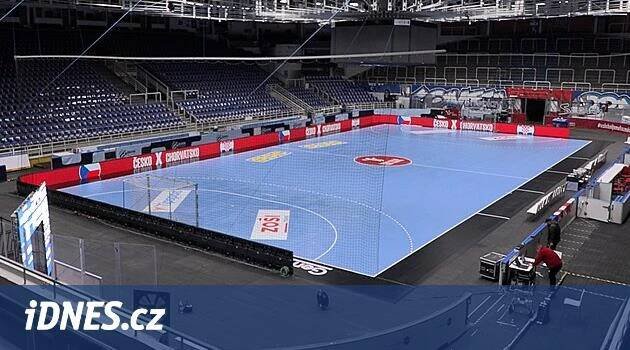 VIDEO: Z ledové arény vzniklo za 12 hodin červené peklo pro házenkářský šlágr - iDNES.cz