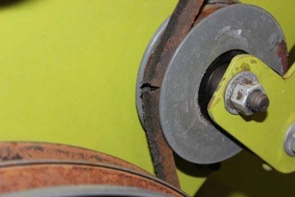 Kontrola napnutí a opotřebení klínového řemenu a péče o klínové řemeny