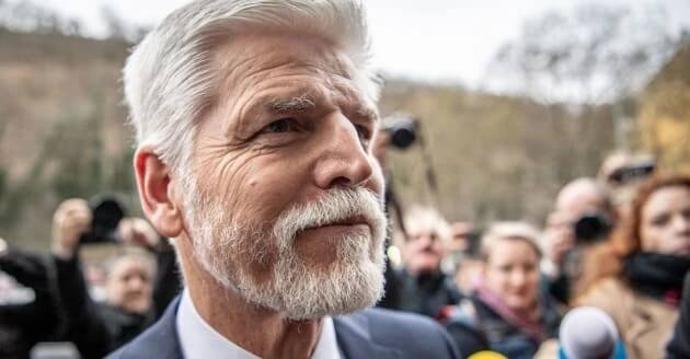 Pavel čelí hněvu Číny. Pekingu se nelíbí jeho kontakt s prezidentkou Tchaj-wanu