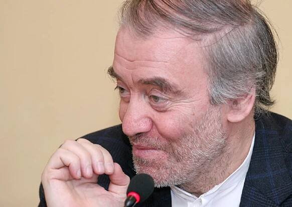 Ruský dirigent se za podporu Putina do Prahy nepodívá