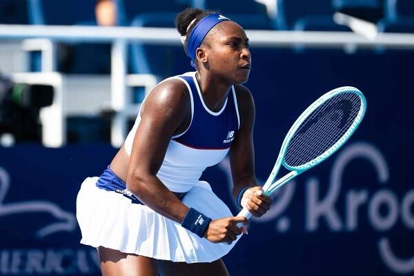 Coco Gauff of the United States in action against Lucia Bronzetti of Italy in the fourth round on Day 8 of the Cincinnati Open at Lindner Family Tennis Center on August 14, 2025 in Mason, Ohio 